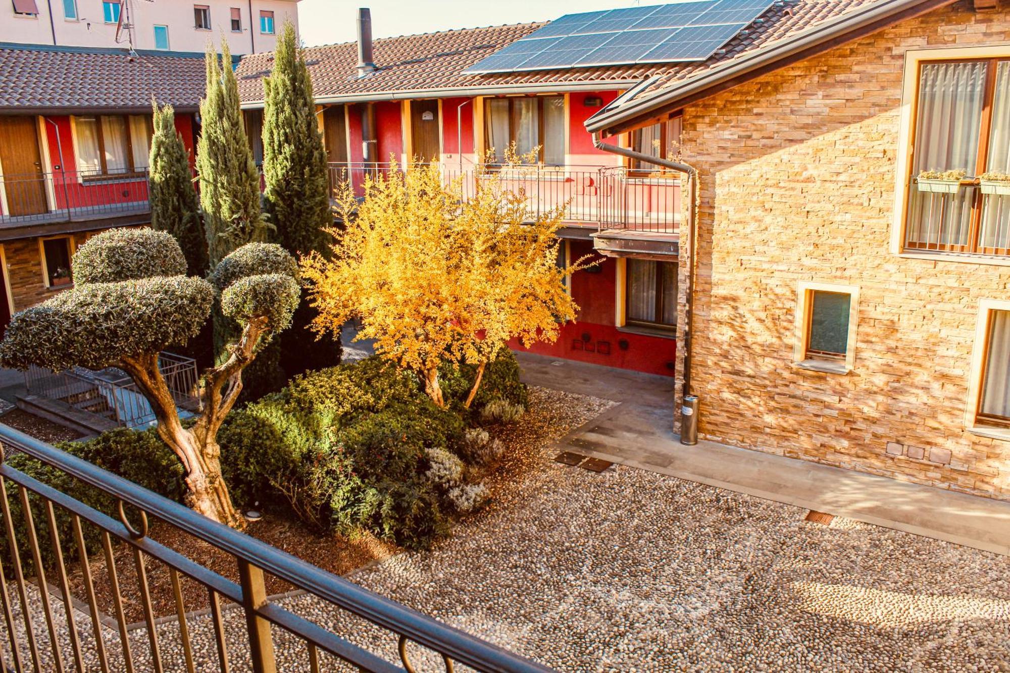 Apartment Easy Airport Private Parking