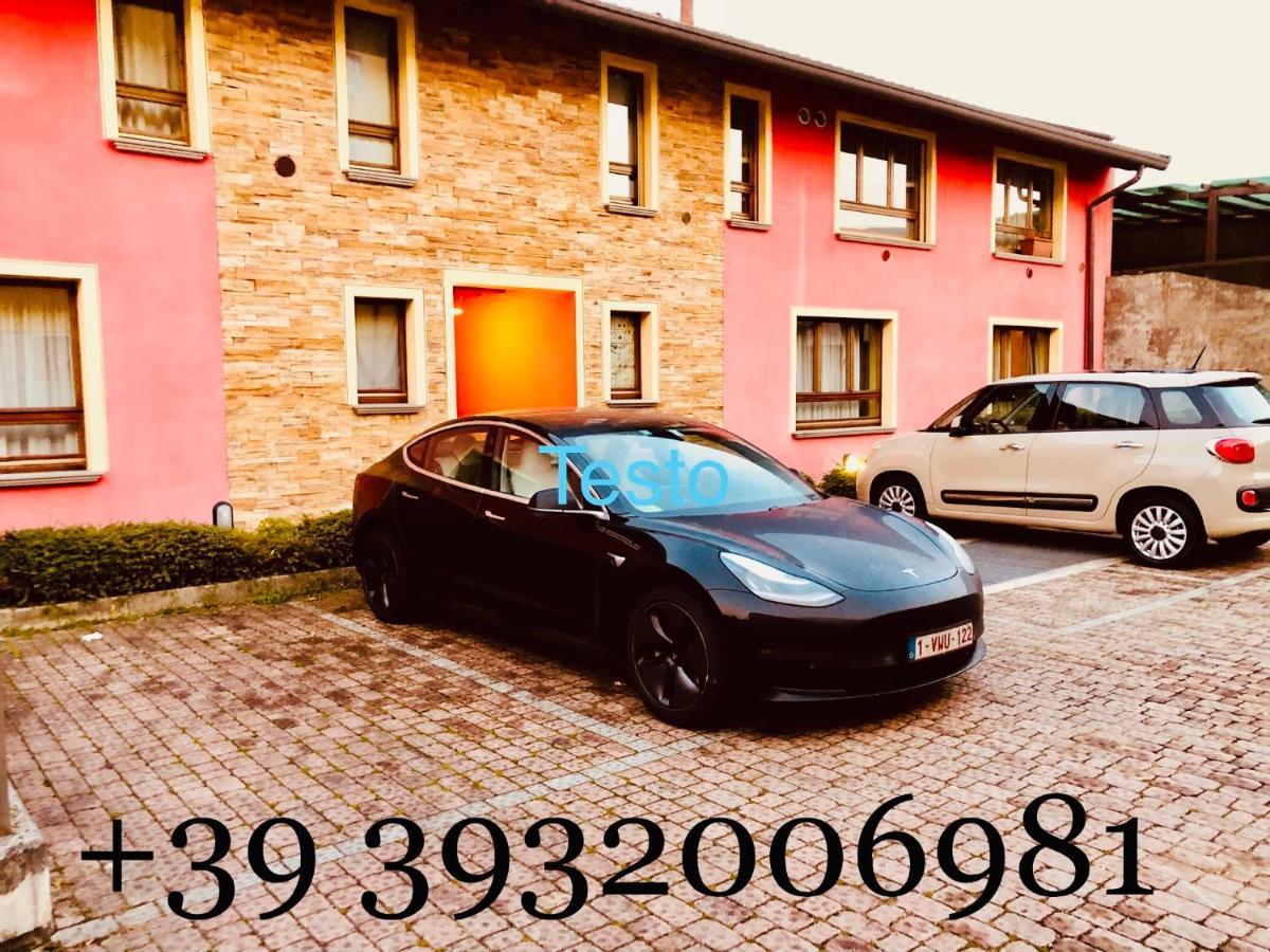 Easy Airport Private Parking Apartment *