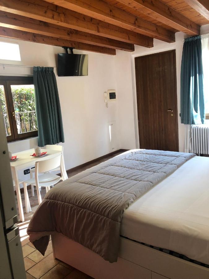 Easy Airport Private Parking Apartment
